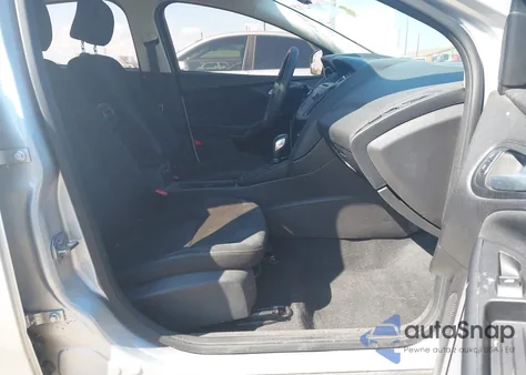 2015 Ford Focus Se from USA, damaged, VIN 1FADP3F28FL205635